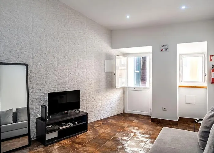Cozy Ground Floor Studio With Ac And Loft Bedroom