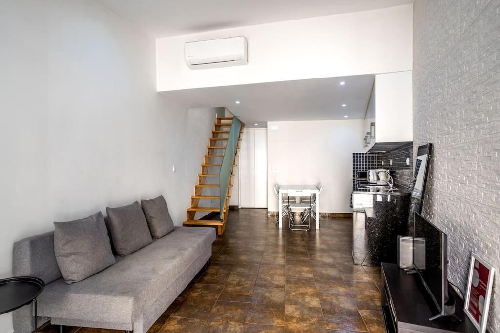 Cozy Ground Floor With Ac And Loft Bedroom Appartement Lisboa